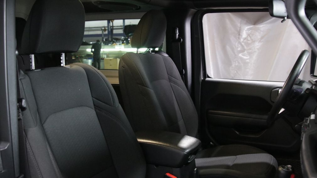 Jeep Wrangler Willys Sport 2023 d&rsquo;occasion à vendre - 21