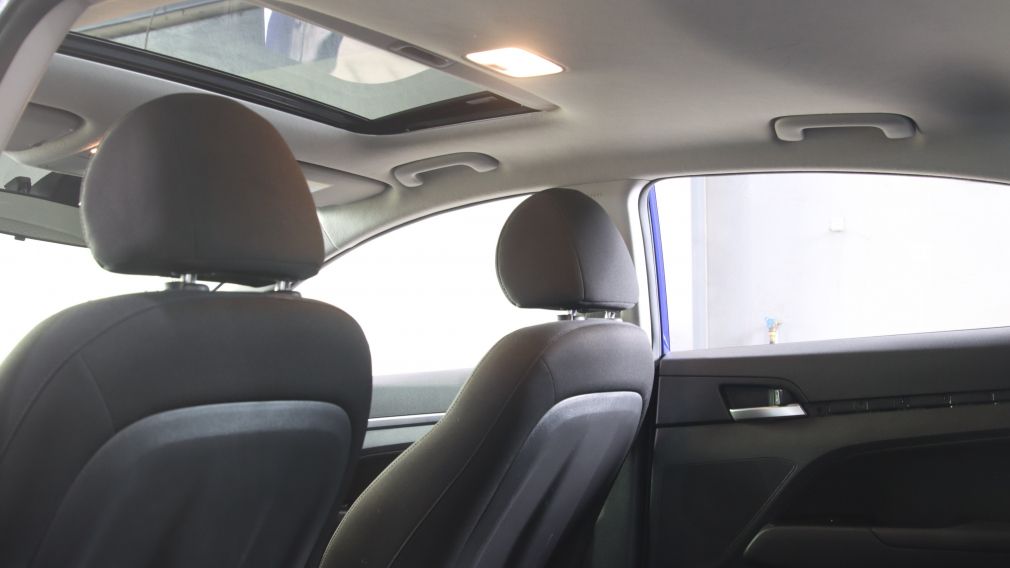 Hyundai Elantra Preferred w/Sun & Safety Package 2020 d&rsquo;occasion à vendre - 21