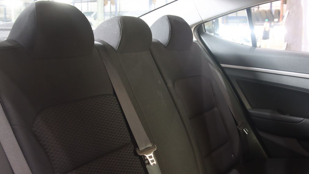 Hyundai Elantra Preferred w/Sun & Safety Package 2020 d&rsquo;occasion à vendre - 23