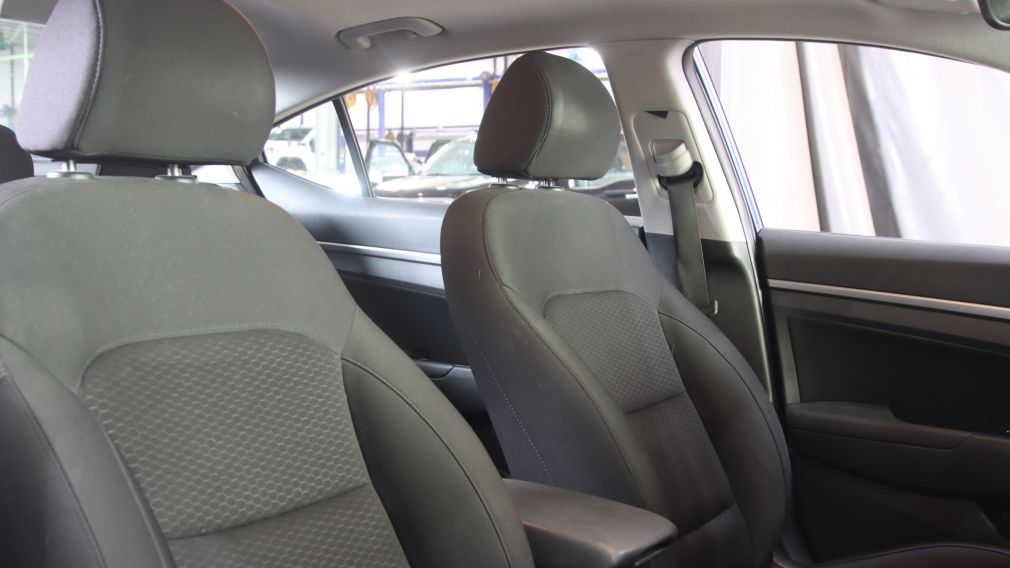 Hyundai Elantra Preferred w/Sun & Safety Package 2020 d&rsquo;occasion à vendre - 24
