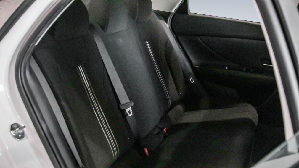 Hyundai Elantra Preferred 2021 d&rsquo;occasion à vendre - 18
