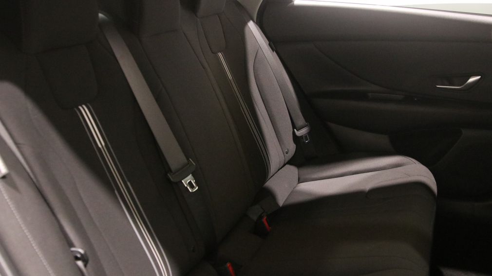 Hyundai Elantra Preferred 2024 d&rsquo;occasion à vendre - 23