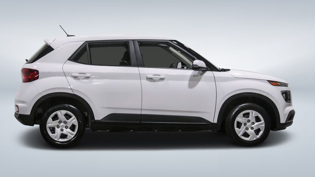 Hyundai Venue Essential 2024 d&rsquo;occasion à vendre - 8