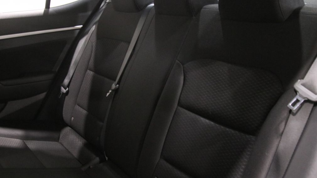 Hyundai Elantra Preferred w/Sun & Safety Package 2020 d&rsquo;occasion à vendre - 22