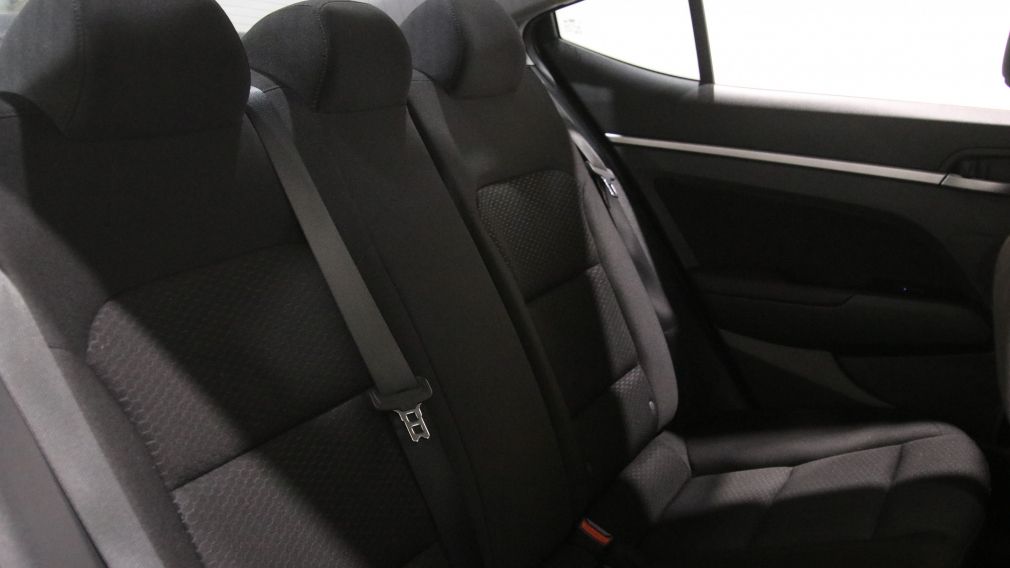 Hyundai Elantra Preferred w/Sun & Safety Package 2020 d&rsquo;occasion à vendre - 23