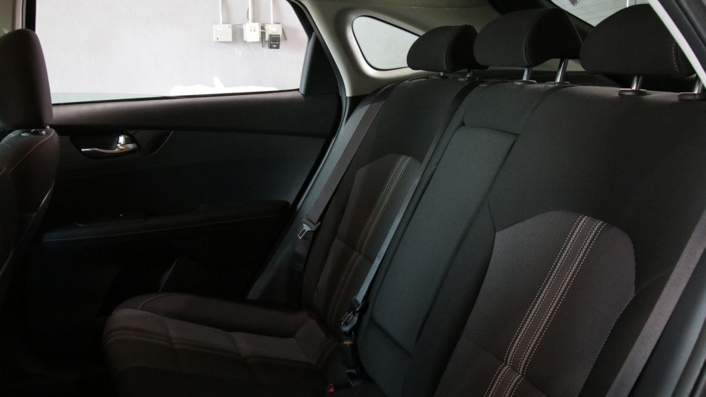 Kia Forte5 EX 2022 d&rsquo;occasion à vendre - 17