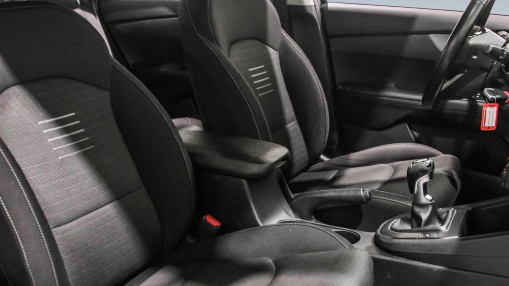 Kia Forte LX 2020 d&rsquo;occasion à vendre - 24