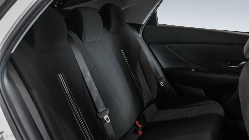 Hyundai Elantra Preferred 2022 d&rsquo;occasion à vendre - 21