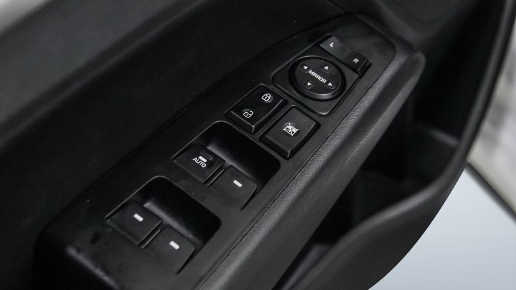 Hyundai Elantra Preferred w/Sun & Safety Package 2020 d&rsquo;occasion à vendre - 9
