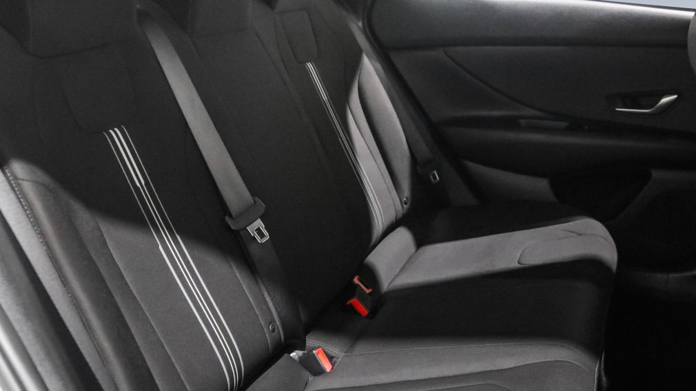 Hyundai Elantra Preferred 2022 d&rsquo;occasion à vendre - 21