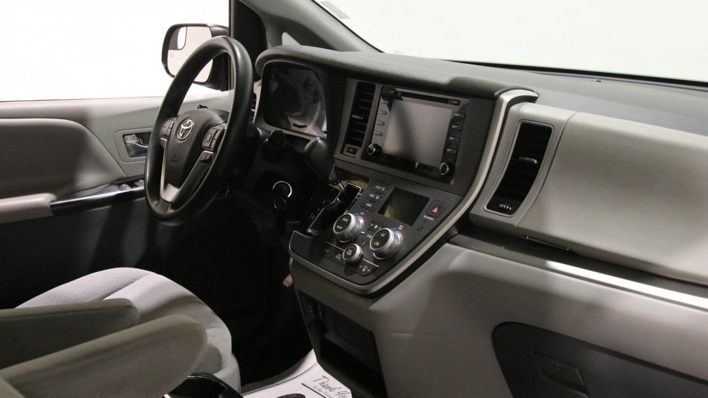 Toyota Sienna LE 2020 d&rsquo;occasion à vendre - 23
