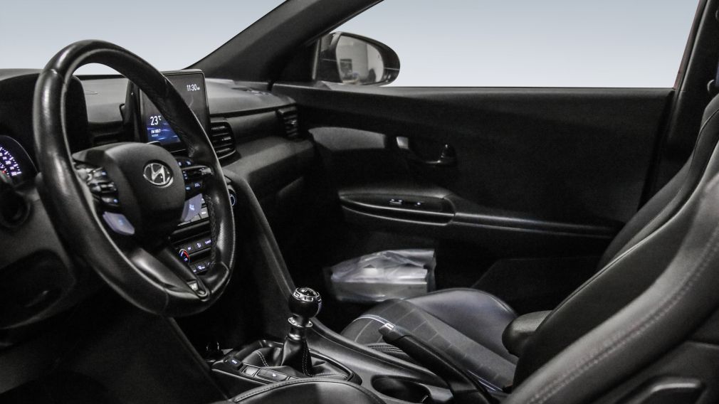 Hyundai Veloster Manual 2022 d&rsquo;occasion à vendre - 9