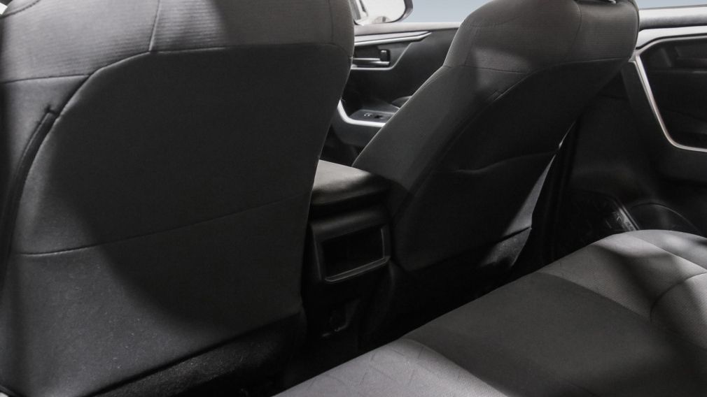 Toyota Rav 4 LE 2019 d&rsquo;occasion à vendre - 21