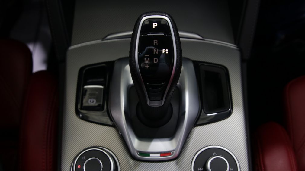 Alfa Romeo Stelvio Veloce 2022 d&rsquo;occasion à vendre - 19