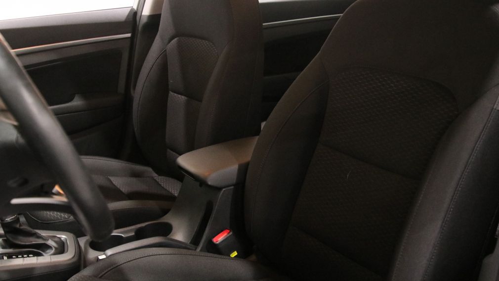 Hyundai Elantra Preferred w/Sun & Safety Package 2020 d&rsquo;occasion à vendre - 10