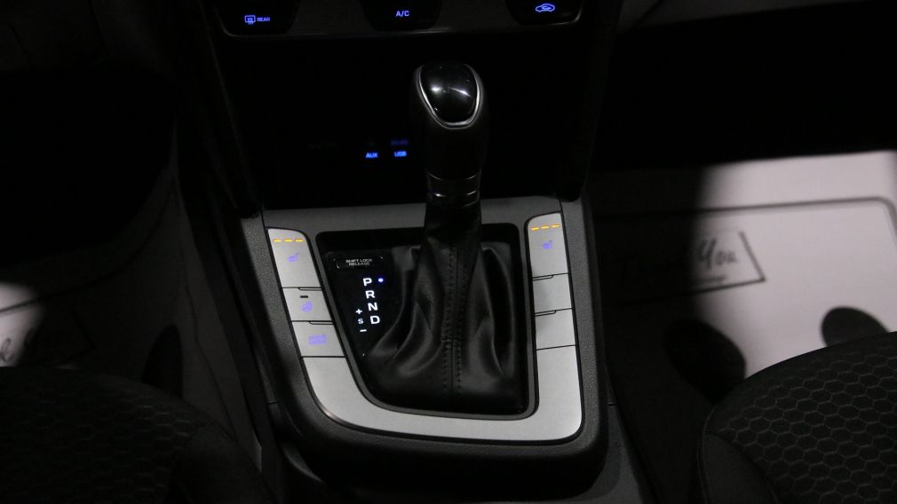 Hyundai Elantra Preferred w/Sun & Safety Package 2020 d&rsquo;occasion à vendre - 20