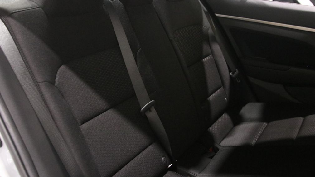 Hyundai Elantra Preferred w/Sun & Safety Package 2020 d&rsquo;occasion à vendre - 23