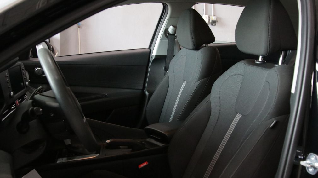 Hyundai Elantra Essential 2025 d&rsquo;occasion à vendre - 8