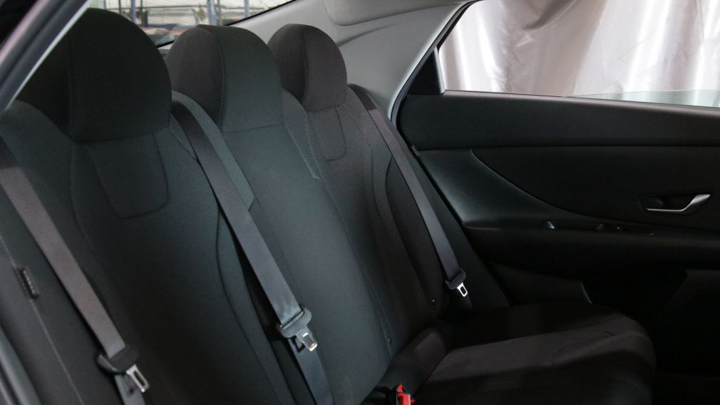 Hyundai Elantra Essential 2025 d&rsquo;occasion à vendre - 19