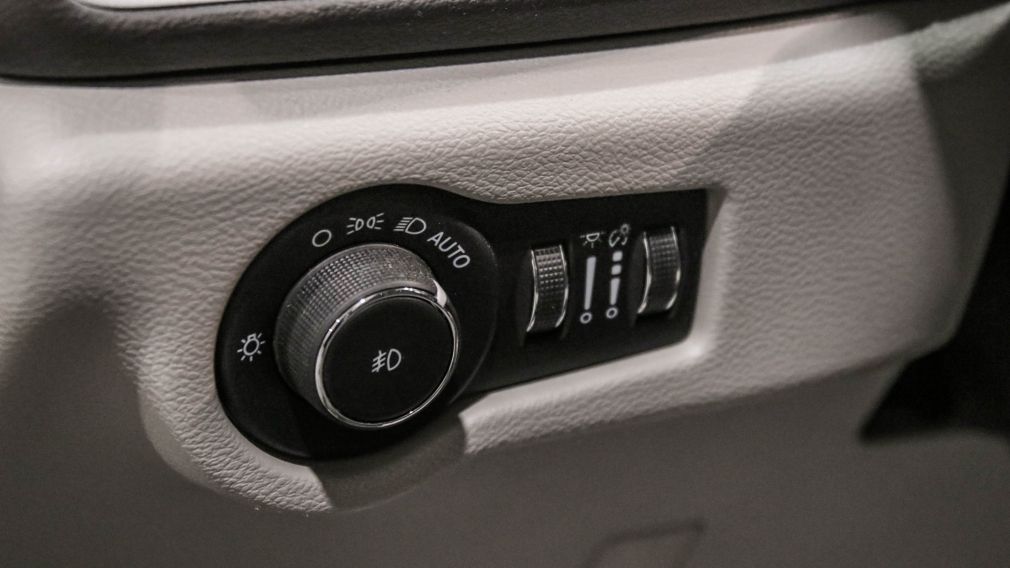 Chrysler Pacifica Touring 2020 d&rsquo;occasion à vendre - 12