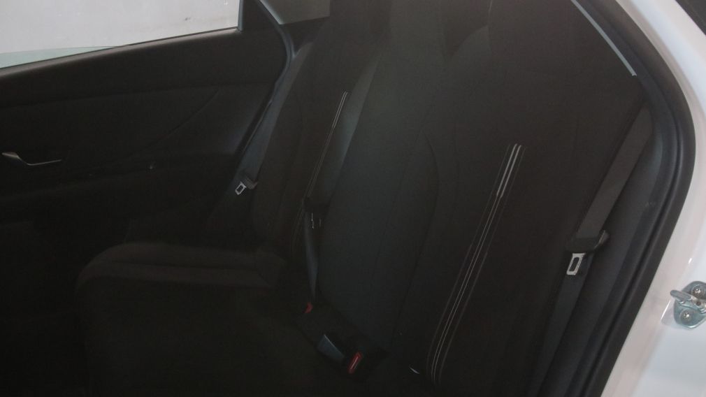 Hyundai Elantra Preferred 2021 d&rsquo;occasion à vendre - 18