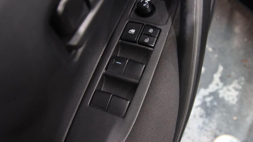 Toyota Corolla Hybrid LE 2023 d&rsquo;occasion à vendre - 38
