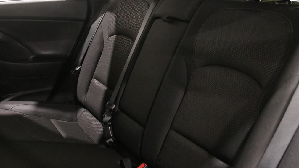 Hyundai Elantra Preferred 2019 d&rsquo;occasion à vendre - 21