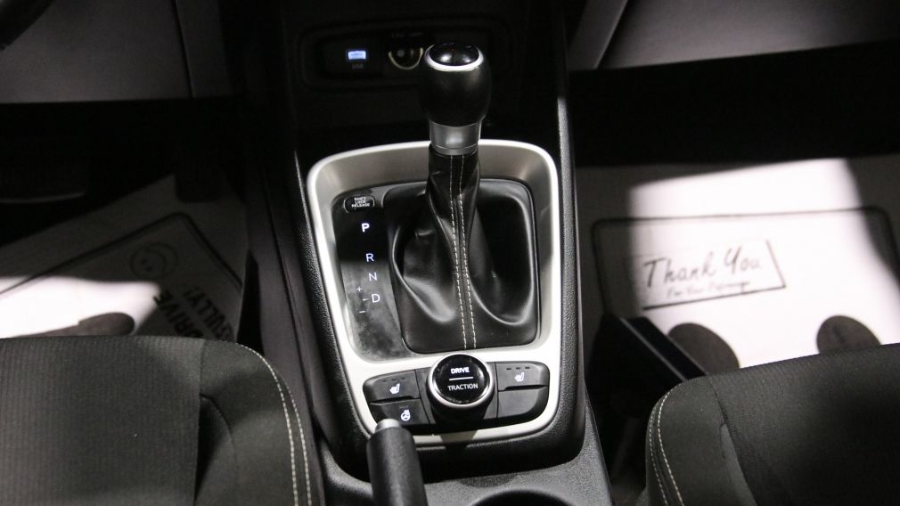 Hyundai Venue Preferred 2023 d&rsquo;occasion à vendre - 19