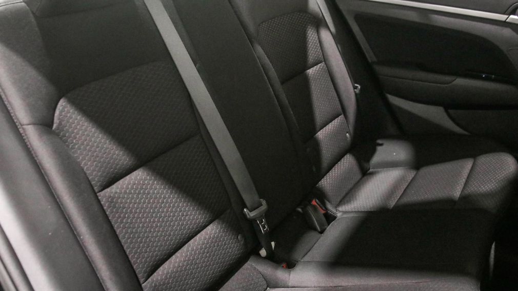Hyundai Elantra Preferred 2019 d&rsquo;occasion à vendre - 22