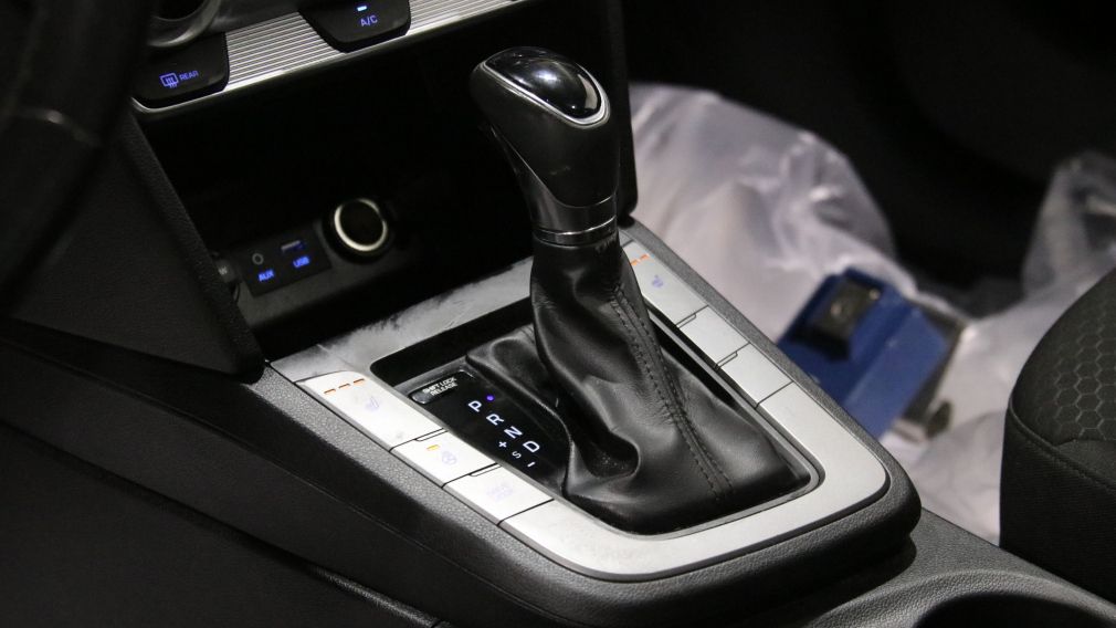 Hyundai Elantra Preferred w/Sun & Safety Package 2020 d&rsquo;occasion à vendre - 18