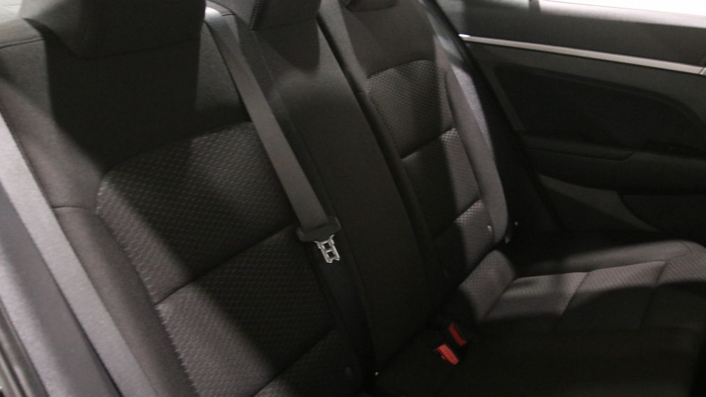 Hyundai Elantra Preferred w/Sun & Safety Package 2020 d&rsquo;occasion à vendre - 21