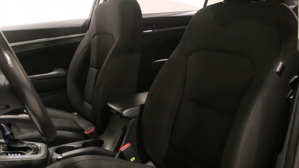 Hyundai Elantra Preferred w/Sun & Safety Package 2020 d&rsquo;occasion à vendre - 10