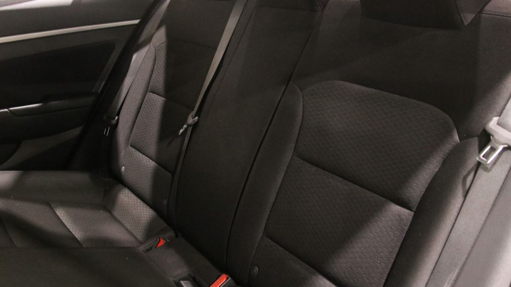 Hyundai Elantra Preferred w/Sun & Safety Package 2020 d&rsquo;occasion à vendre - 22