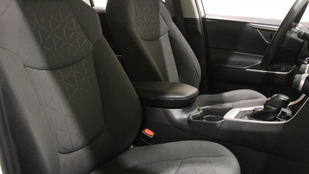 Toyota Rav 4 Hybrid LE 2021 d&rsquo;occasion à vendre - 24