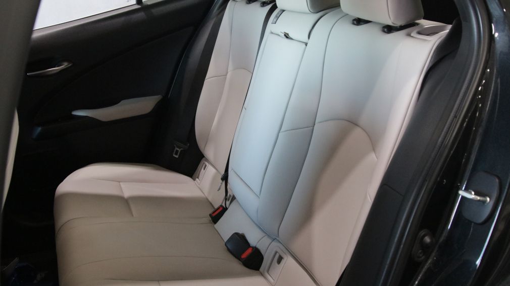Lexus UX 250H UX 250h 2023 d&rsquo;occasion à vendre - 19