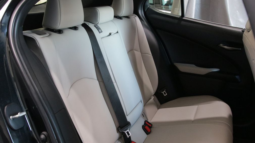 Lexus UX 250H UX 250h 2023 d&rsquo;occasion à vendre - 24