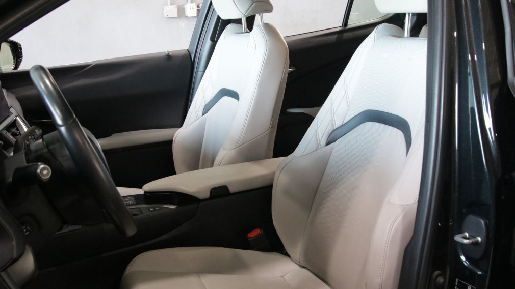 Lexus UX 250H UX 250h 2023 d&rsquo;occasion à vendre - 17