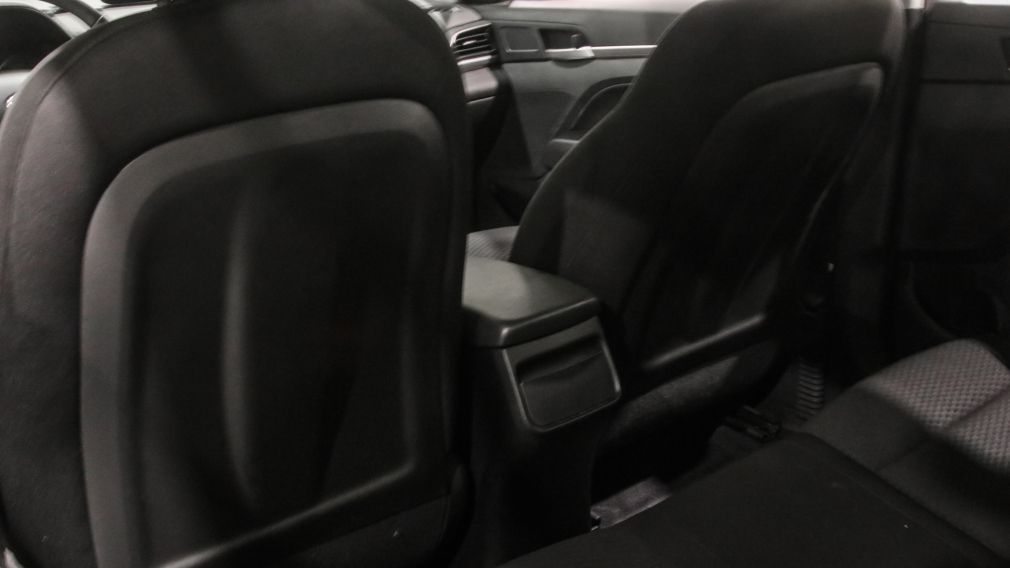 Hyundai Elantra Preferred 2020 d&rsquo;occasion à vendre - 22