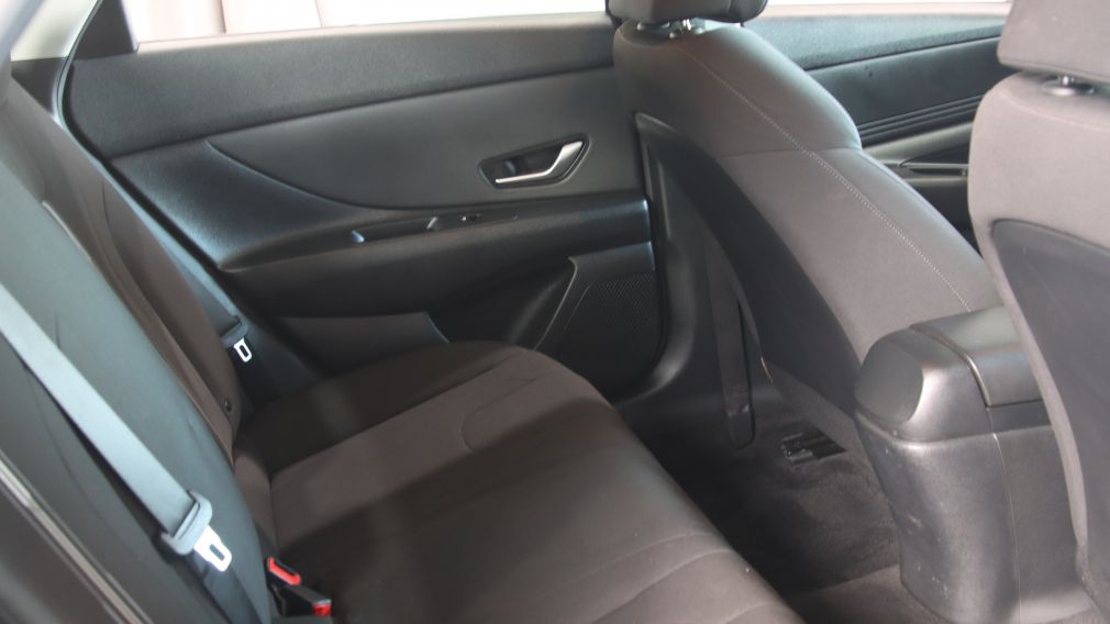Hyundai Elantra Preferred 2022 d&rsquo;occasion à vendre - 23