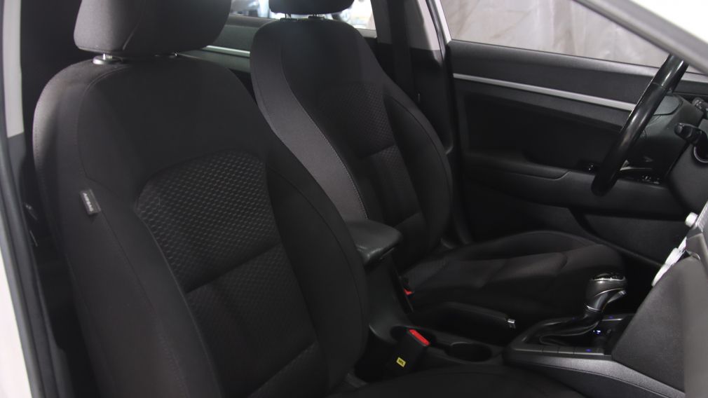Hyundai Elantra Preferred 2019 d&rsquo;occasion à vendre - 24