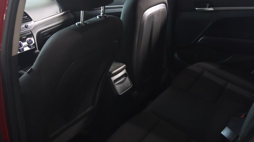 Hyundai Elantra Essential 2019 d&rsquo;occasion à vendre - 18