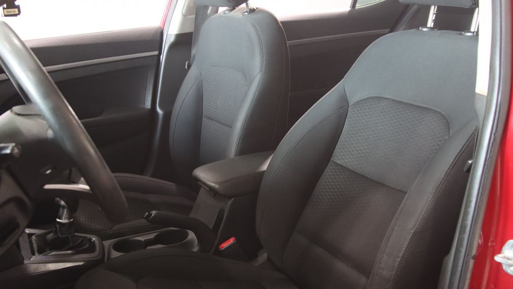 Hyundai Elantra Essential 2019 d&rsquo;occasion à vendre - 15