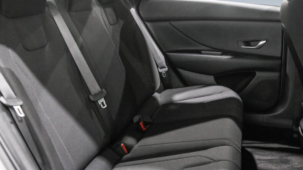 Hyundai Elantra Essential 2023 à vendre à Trois-Rivières - 24