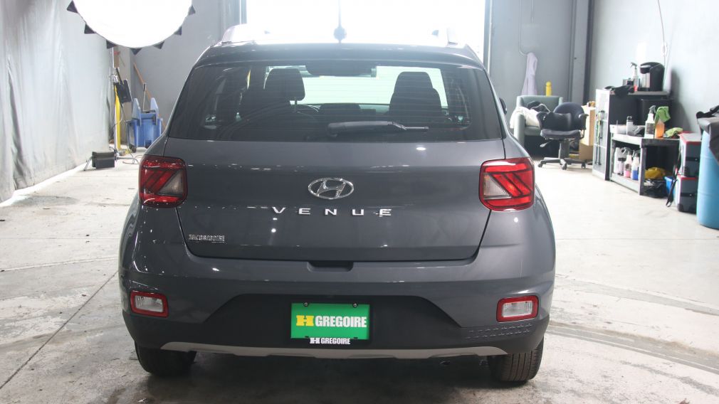 Hyundai Venue Preferred 2023 d&rsquo;occasion à vendre - 5