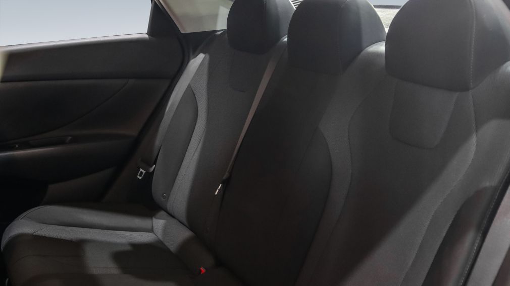 Hyundai Elantra Essential 2021 d&rsquo;occasion à vendre - 17