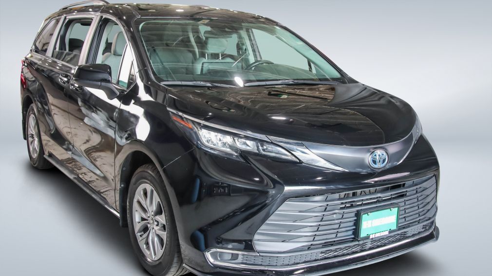 Toyota Sienna LE 2023
