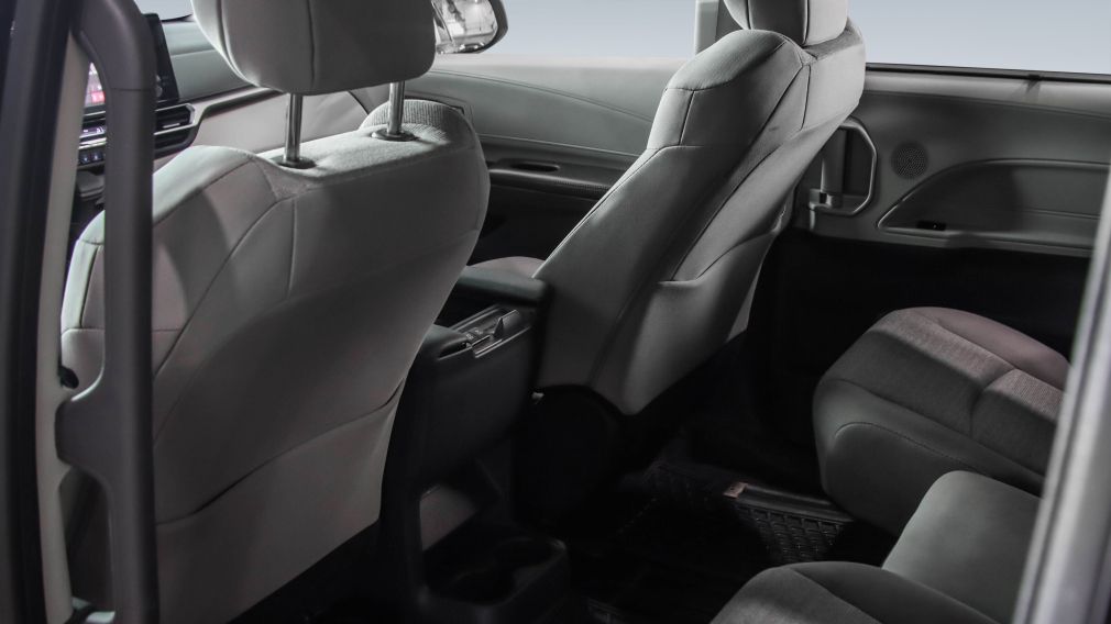 Toyota Sienna LE 2023 d&rsquo;occasion à vendre - 18