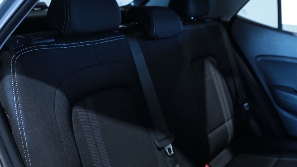 Hyundai Venue Preferred 2023 d&rsquo;occasion à vendre - 19