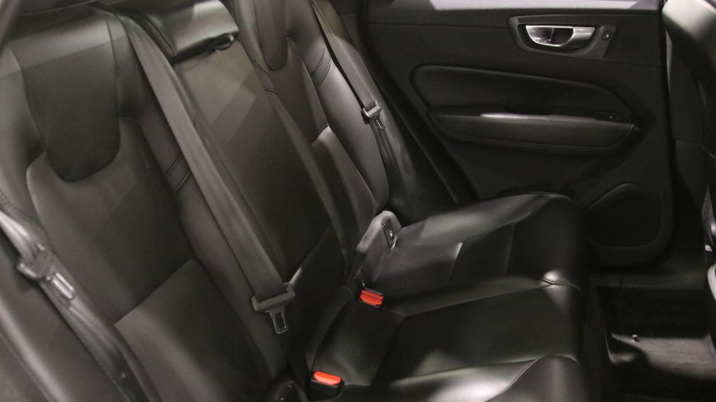 Volvo XC60 Momentum 2022 d&rsquo;occasion à vendre - 26
