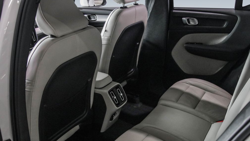 Volvo XC40 Momentum 2022 d&rsquo;occasion à vendre - 21